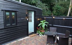 Charming Woodland Lodge 2 Person 1 Bedroom